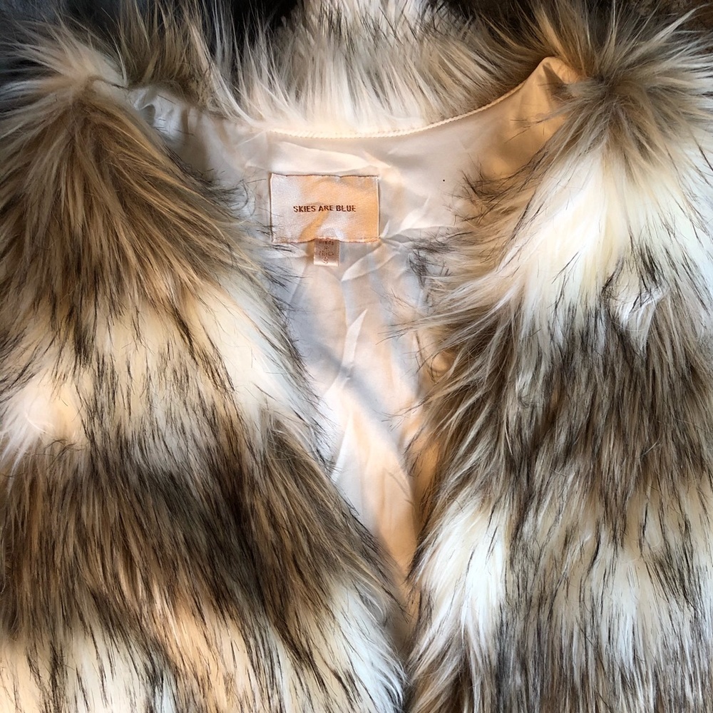 Very Nice Cozy Faux Fur Vest - Picture 2 of 4